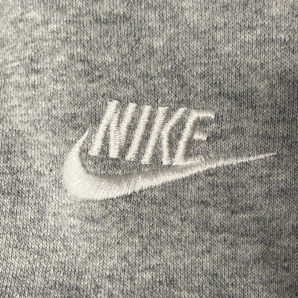 Nike Men's Heather Light Gray Club Fleece Pullover Hoodie Sweater size Medium - Picture 4 of 10